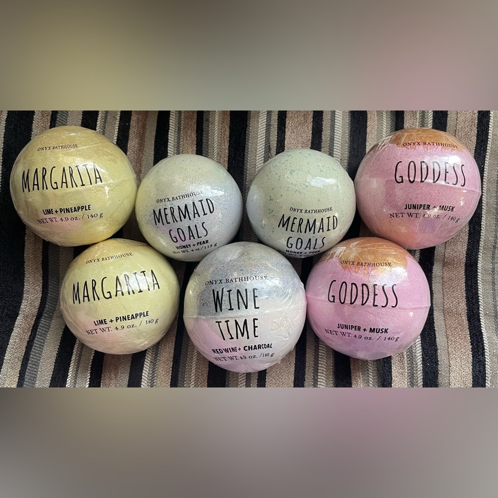 NEW Onyx Bathhouse Bath Bombs - set of 7